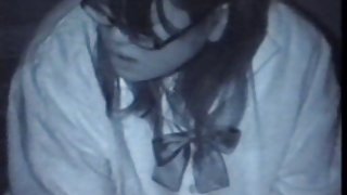 一群男人在工作中乾涉了日本秘書