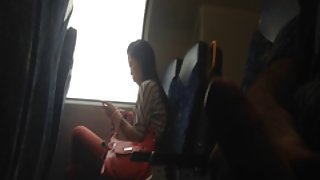 高興的冰淇淋女售貨員性