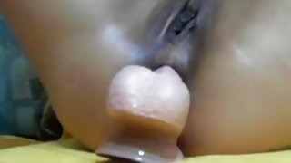 面具中的美麗從那個男人的pisyun手中猛拉下來