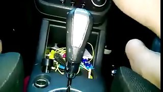 老丈夫看著他的妻子他媽的年輕安撫奶嘴